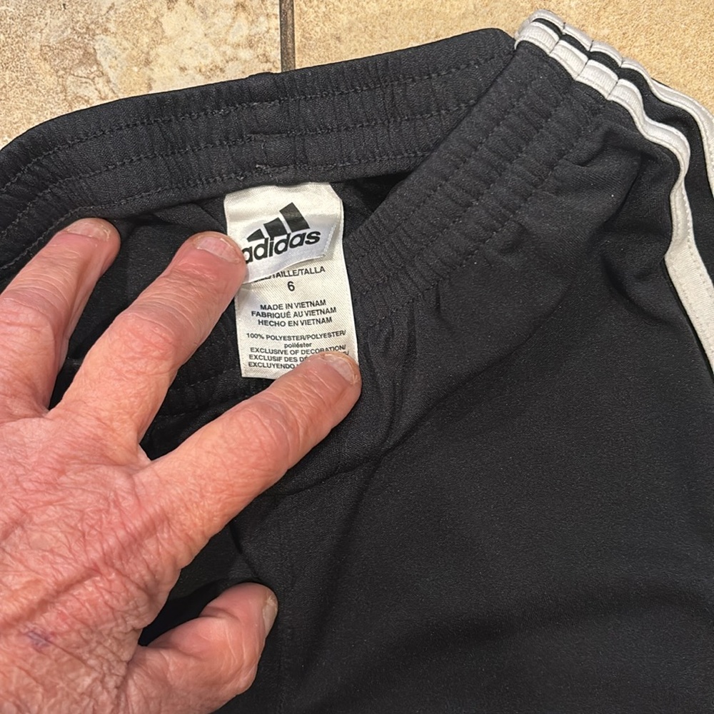 Adidas Shorts Boys size 6 - Picture 3 of 6
